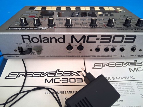 Roland 303 groovebox 8 - mc-303,