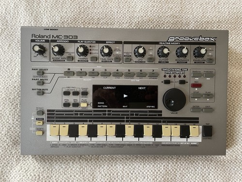 Roland 303 groovebox - groovebox, –