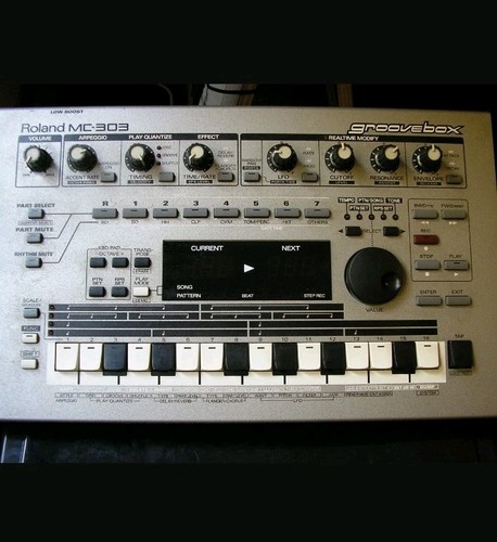 Roland 303 - mc, (groovebox)