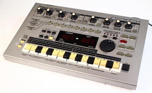 Roland 303 groovebox - roland, mc-303